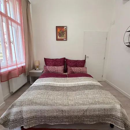 Διαμέρισμα 8- Little