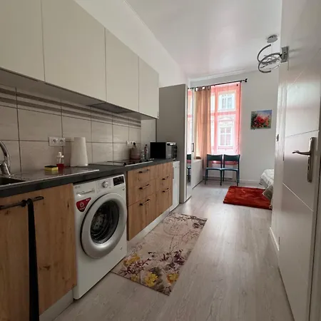8- Little Appartement